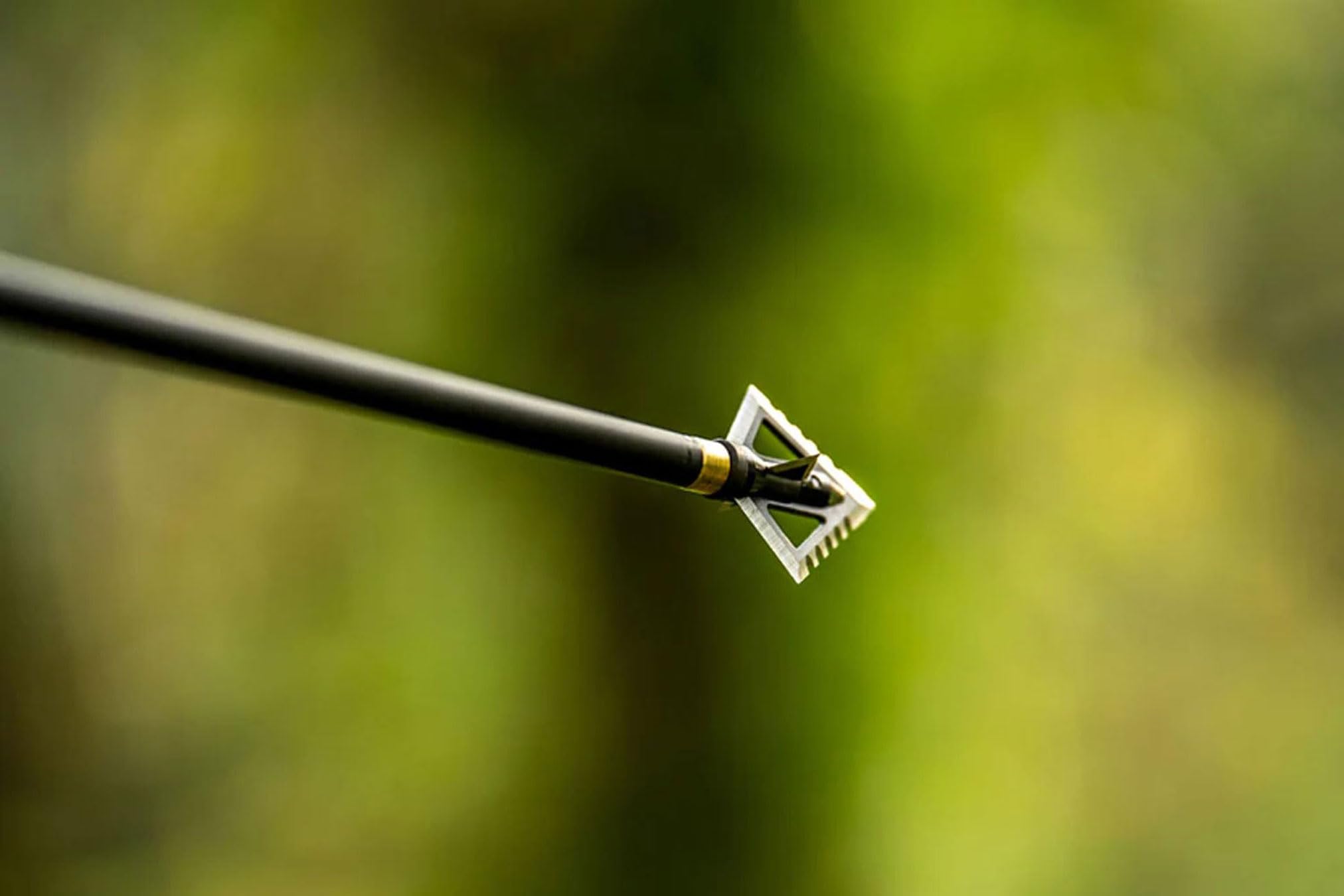 Magnus 4 Blade Hornet Ser-Razor Broadhead (3-Pack), Black, 100-Grain