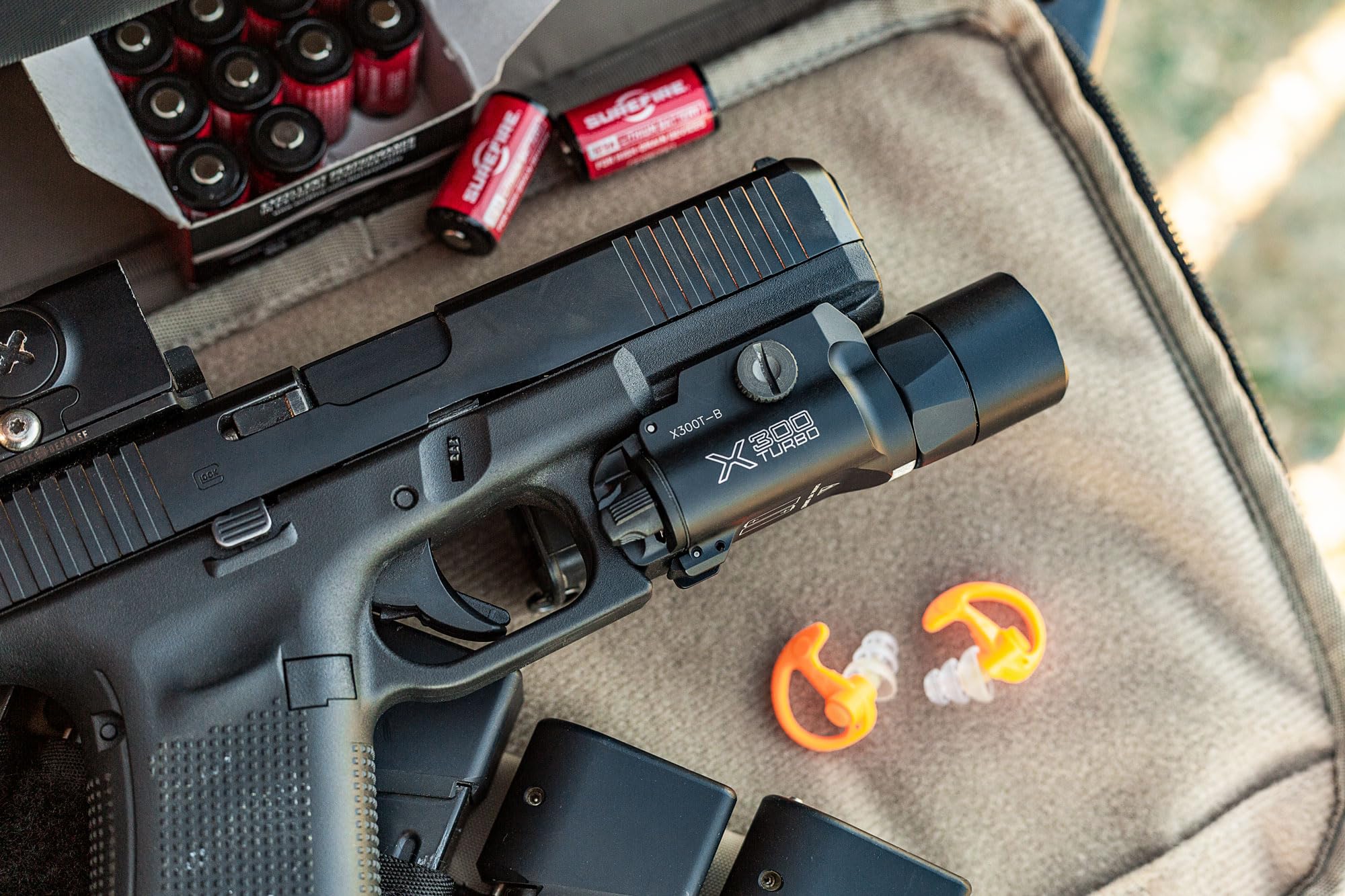 SureFire X300 Turbo 500 LU High-Candela 6 V WeaponLight, 66,000 Candela, 514m Range, Pick Mount, Ambidextrous Controls, IPX7 Waterproof, Aerospace Aluminum (X300T-B)