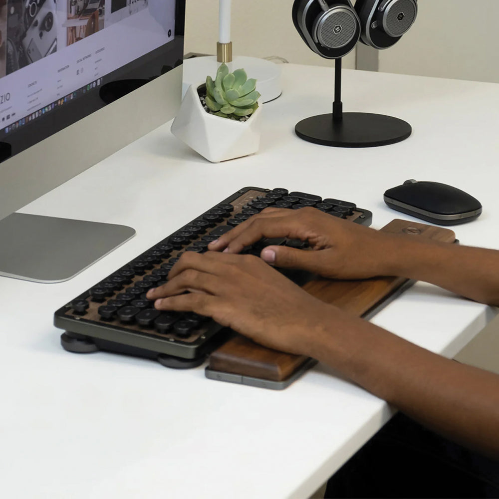 Azio PR-RC-W01 Retro Classic Palm Rest with Ergonomic Design