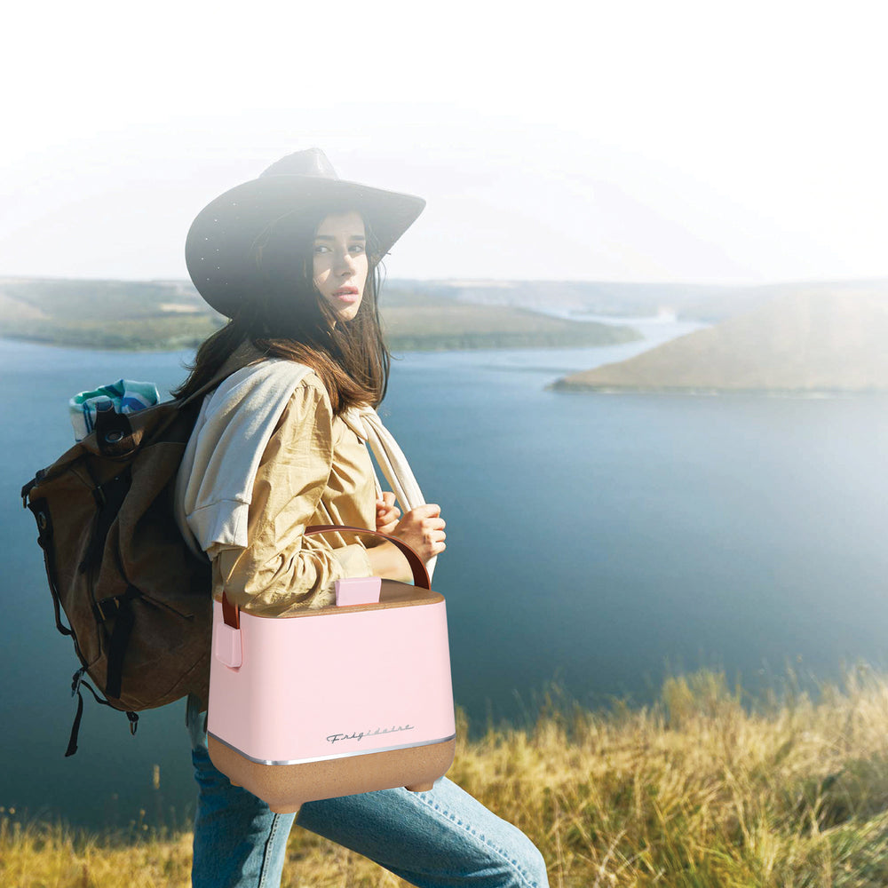 Frigidaire EFMIS310-Pink Portable 6-Can Beverage Cooler