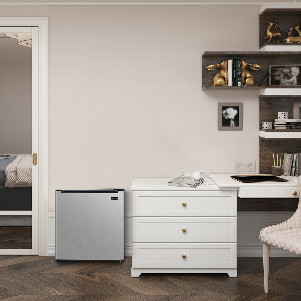 Magic Chef MCAR170STE All Refrigerator Silver