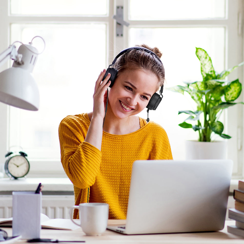 Maxell 197304 HPBMT1 Over-Ear USB-C Headphones with Detachable Boom Microphone