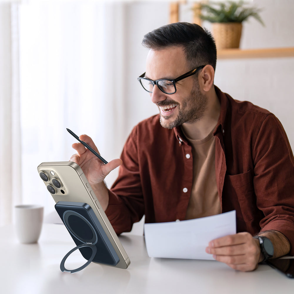 Torras X00PB2002 5000mAh Wireless Power Bank with Rotatable Kickstand